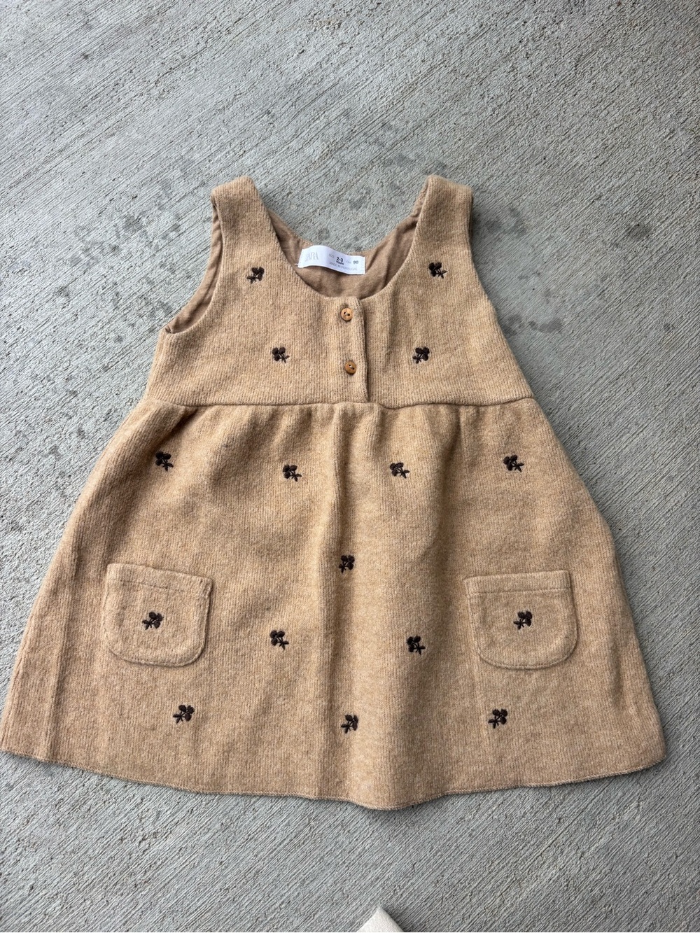 Zara Beige Knit Pocket Dress with Embroidered Daisies